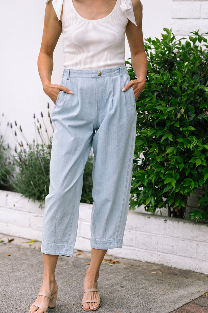Sandy Pleated Capri Pants