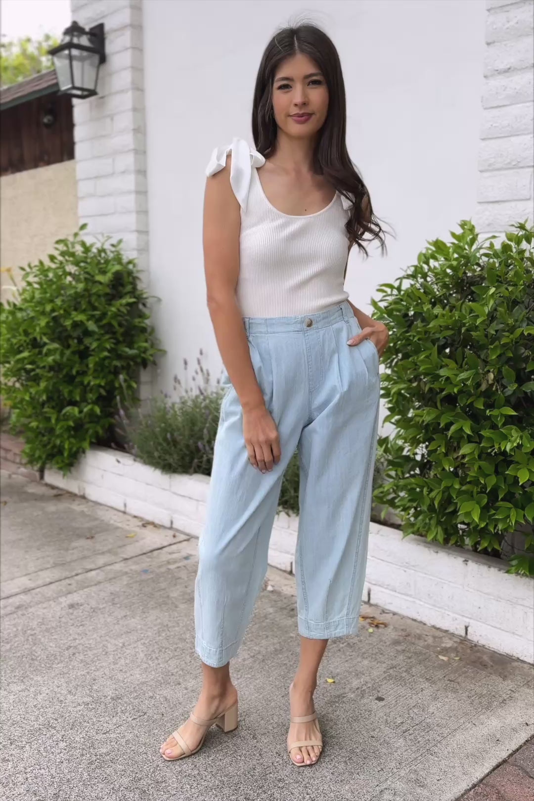 Sandy Pleated Capri Pants